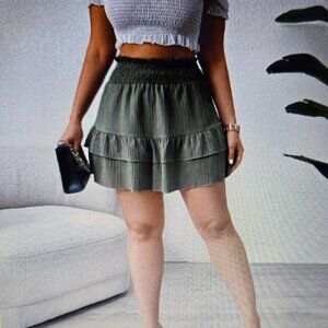 NWT SHEIN Frenchy Plus Size Women's Double Layered Ruffle Hem Shorts (SIZE 2XL)